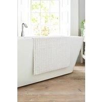 https://www.burton.co.uk/product/deyongs-palazzo-bath-mat-60x90cm-2000gsm-luxury-cotton-bathroom-rug-super-absorbent-quick-dry_p-35fb856f-01ff-4bb5-872b-8ff27fb03a4b£colour=White&size=Bath%20Mat