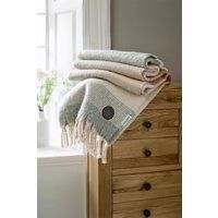 https://www.burton.co.uk/product/the-lyndon-company-extrasoft-rossendale-brushed-yarn-dyed-jacquard-fringed-decorative-throw_p-2af63d15-4477-4b81-94a9-7b1abe14ad79£colour=Pink&size=130cm%20x%20170cm
