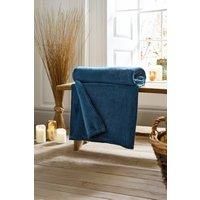 https://www.burton.co.uk/product/deyongs-snuggle-touch-super-soft-solid-colour-fleece-throw_p-3115e33c-13d0-4349-8682-1c5b4f2206dc£colour=Navy&size=140cm%20x%20180cm