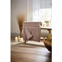 https://www.burton.co.uk/product/deyongs-hockley-supersoft-plush-large-quilted-throw-150x200cm-warm-soft-blanket_p-3a13bca2-efae-4491-824c-527702cf78aa£colour=Fawn&size=150cm%20%C3%97%20200cm