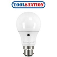 Integral LED GLS Dusk Till Dawn Sensor 5W 470lm BC (B22d)