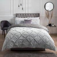 https://www.burton.co.uk/product/smart-living-luxurious-rouched-faux-fur-fleece-duvet-cover-with-pillowcases_p-d86f5827-d342-49f4-977b-e4e6041ab49a£colour=Grey&size=Single