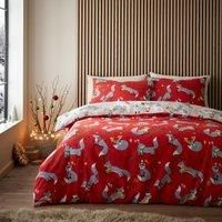 Fusion - Christmas Foraging Fox - Reversible Duvet Cover Set - Single Bed Size in Red