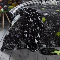 Bedlam - Halloween Fleece Blanket Kids (120 x 150cm) - Spooky Bats & Skulls Blanket for Boys and Girls - Super Soft & Cosy Fleece - Halloween Blankets and Throws - Halloween Black Snuggy
