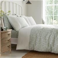 Dreams & Drapes - Pintuck Leaf Duvet Cover - Double Bedding Size (200 x 200cm) - 2 Pillowcases - Premium PolyCotton - Floral Duvet Cover in Green - Sage Green/White Bedding