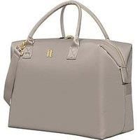 It Luggage Charmer Simply Taupe Holdall
