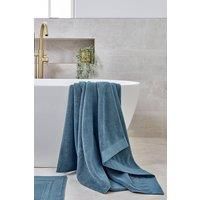 https://www.burton.co.uk/product/christy-luxe-elegant-100-turkish-cotton-730gsm-towels_p-68aca3fb-5668-4603-827b-136a50a41029£colour=Blue&size=Guest%20Towel