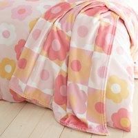 'Retro Daisy' Cosy Fleece Blanket Throw