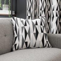 Elements Triangle Cushion Black/White