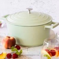 MasterClass Medium Casserole Dish with Lid, Lightweight Cast Aluminium, Induction Hob and Oven Safe, Mint, 4 Litre/24 cm