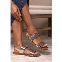 'Uma' Classic Flat Sandals With Strap And Buckle Detail