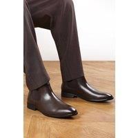 https://www.burton.co.uk/product/where-s-that-from-henry-formal-slip-on-classic-chelsea-ankle-boots_p-c937df7c-ea50-4ac5-9b70-f9895ad0acae£colour=Brown&size=7