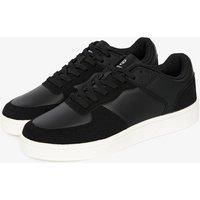 https://www.burton.co.uk/product/crosshatch-avelino-v2-trainers_p-93a3c206-f527-44fa-8ece-1788ac1c3b35£colour=Black&size=10-Standard%20Fit