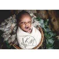 Newborn Photoshoot & 5 Prints - Km Photography
