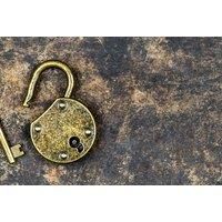 Escape Room For 5-6 - Choice Of 3 Rooms - Cryptic Escape Rooms