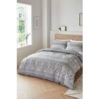 https://www.burton.co.uk/product/cotton-traders-highgate-duvet-set_p-c5b05c30-a866-4925-af36-5e0a16120387£colour=Grey&size=King