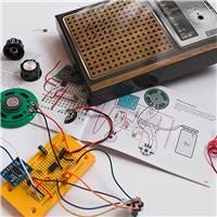 Retro Radio, Build your own working FM Radio, Complete DIY Construction Kit -New