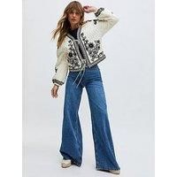 Raffya Fran Quilted All Over Embroidered Jacket - White
