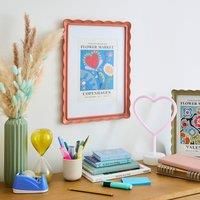 Scalloped Photo Frame