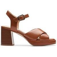 Clarks Ritzy75 Rose Leather Sandals In Tan Standard Fit Size 4