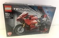 LEGO Technic: Ducati Panigale V4 R (42107)
