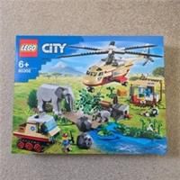 LEGO 60302 City Wildlife Rescue Operation Vet Clinic Set, with Animal Figures and Helicopter Toy for Kids 6 Years Old