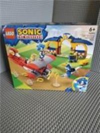 LEGO Sonic the Hedgehog: Tails' Workshop and Tornado Plane (76991)