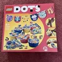 LEGO 41806 DOTS Ultimate Party Kit, Kids Birthday Games and DIY Party Bag Fillers with Toy Cupcakes, Bracelets and Bunting, Creative Crafts Gifts for Girls and Boys